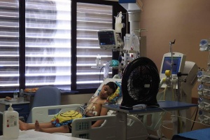 Benghazi Medical Center with no air conditioners to beat summer heat 