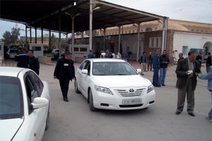 Libyans coming home from Tunisia sign up for Covid-19 tests