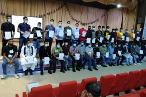 A training course for qualifying job seekers concludes in the Oil Crescent