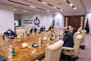 Sanallah discusses with Schlumberger strengthening cooperation in re-production at closed oil fields